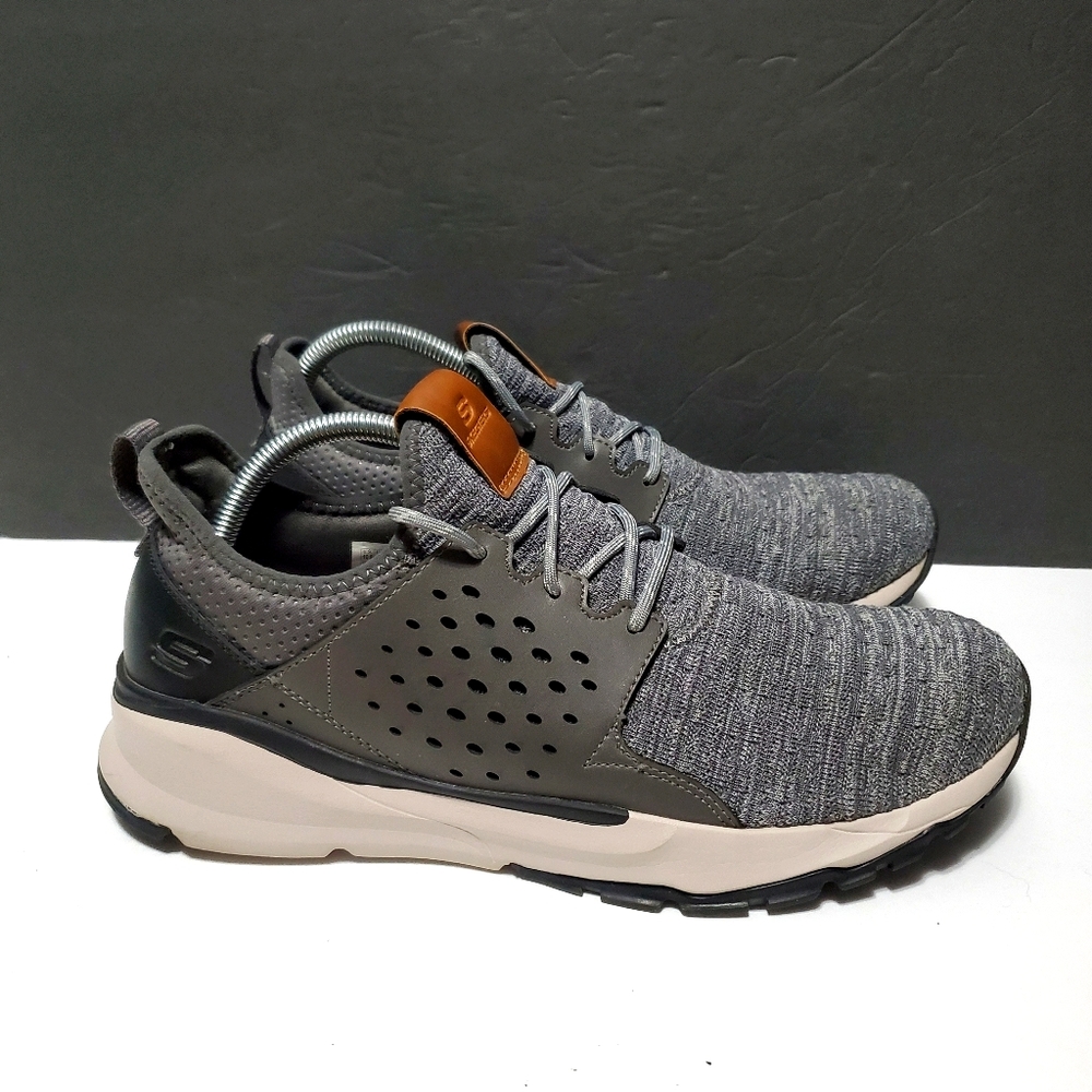 Skechers Delson Camben Sneakers size 10.5